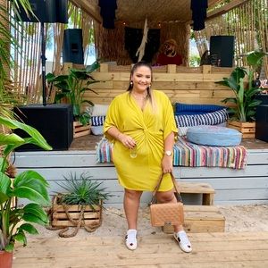 PLUS SIZE - Greenish Yelloish Dress